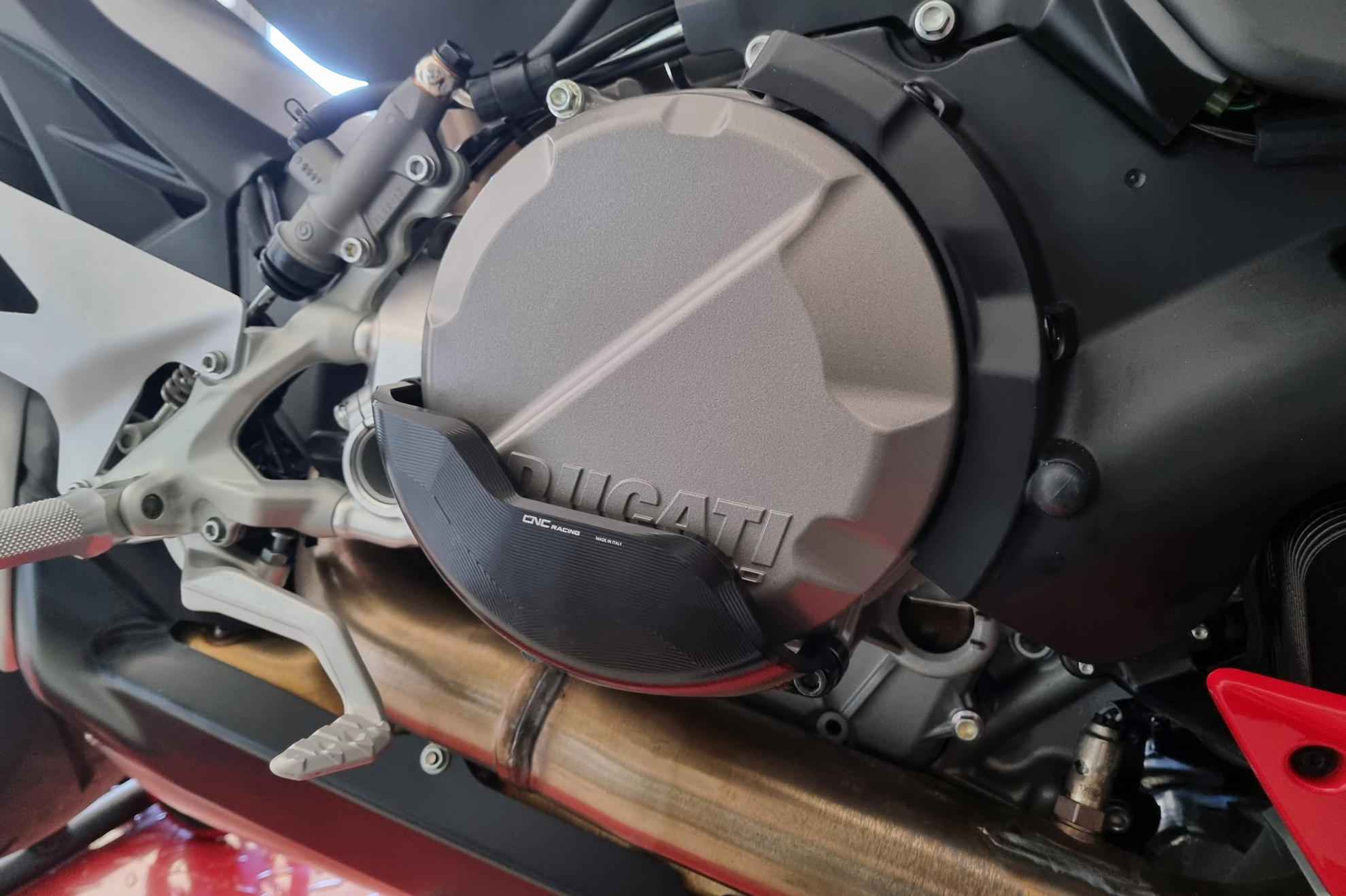 PROTEZIONE CARTER FRIZIONE CNC RACING DUCATI STREETFIGHTER V2