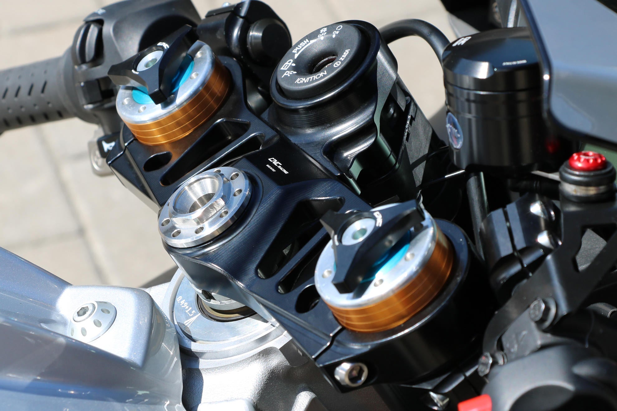 PIASTRA DI STERZO SUPERIORE CNC RACING APRILIA RSV4 RR 2015-18