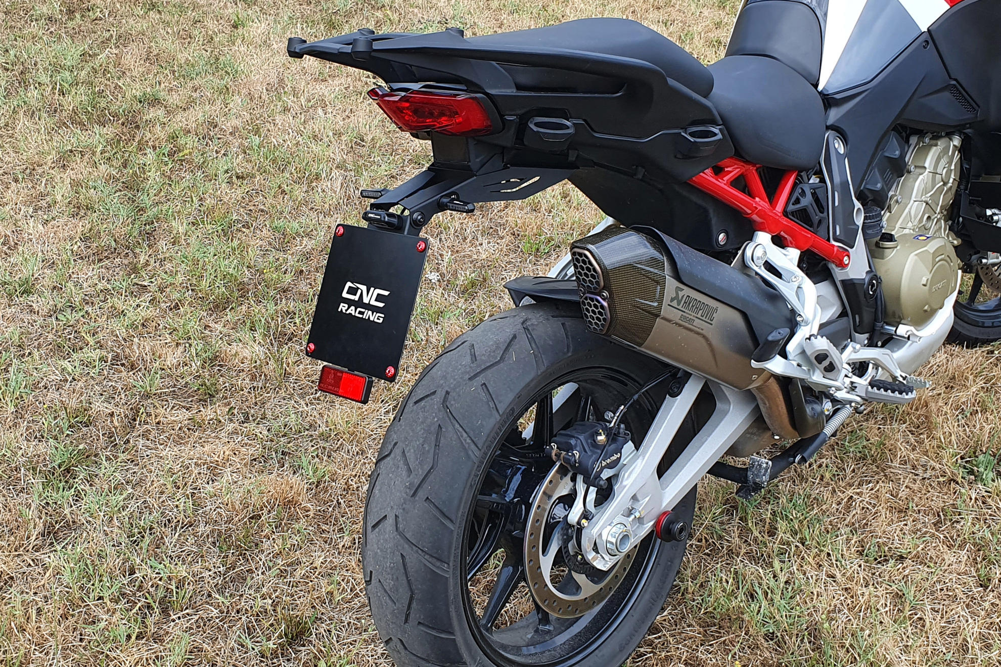 PORTA TARGA REGOLABILE CNC RACING DUCATI MULTISTRADA V4 RS