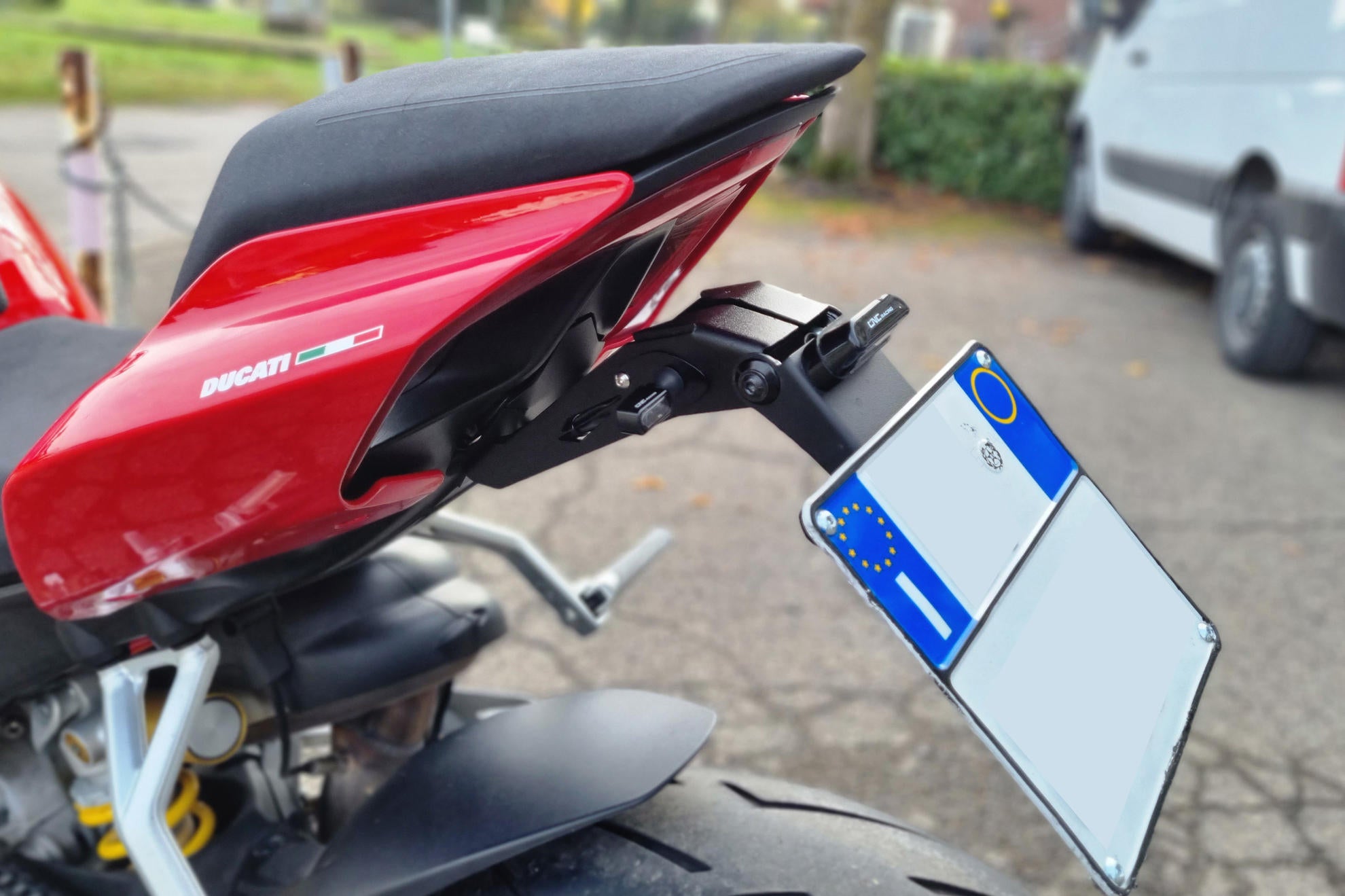 PORTA TARGA REGOLABILE CNC RACING DUCATI STREETFIGHTER V4 S