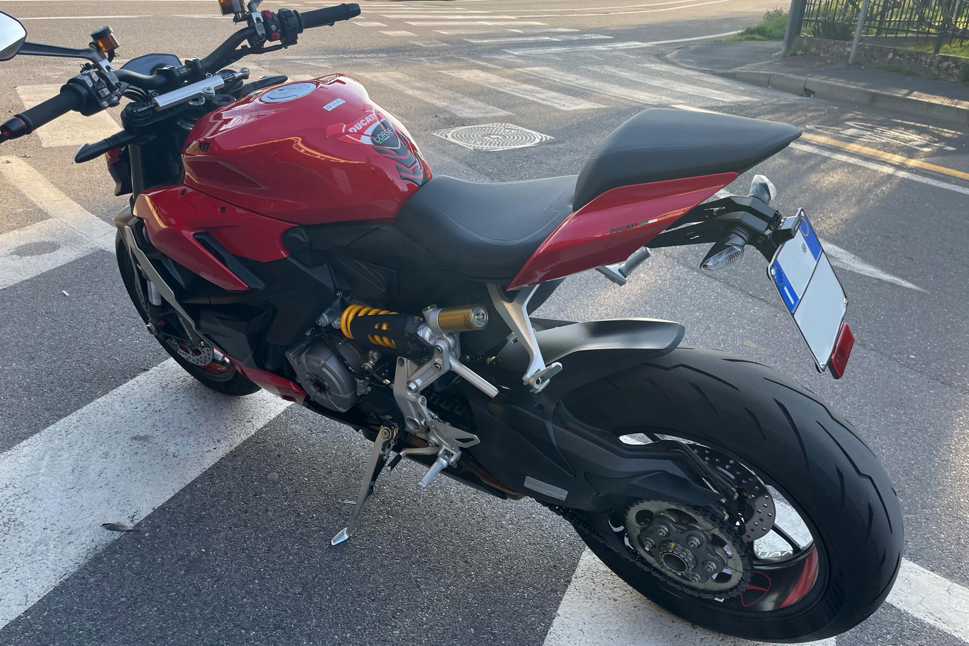 PORTA TARGA REGOLABILE CNC RACING DUCATI STREETFIGHTER V2