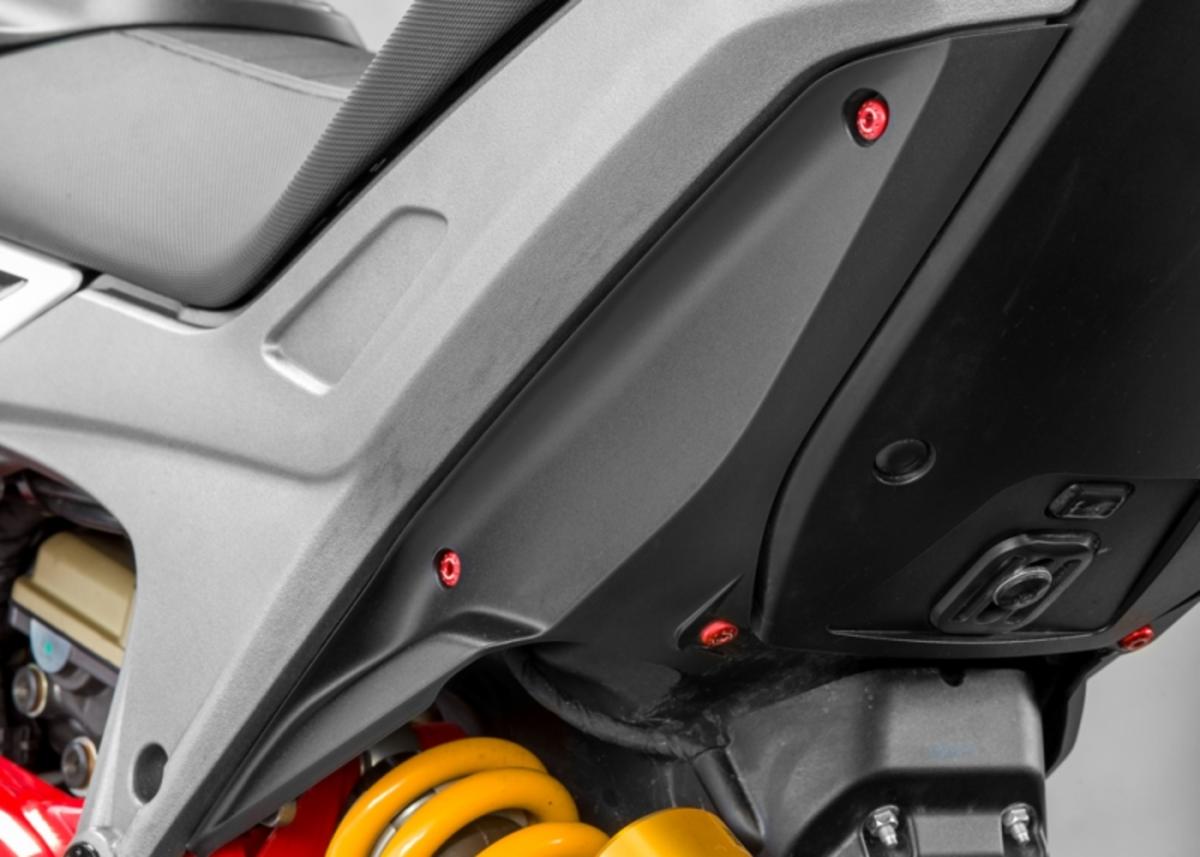 KIT VITI FIANCHETTI E CODONE CNC RACING DUCATI HYPERSTRADA 939