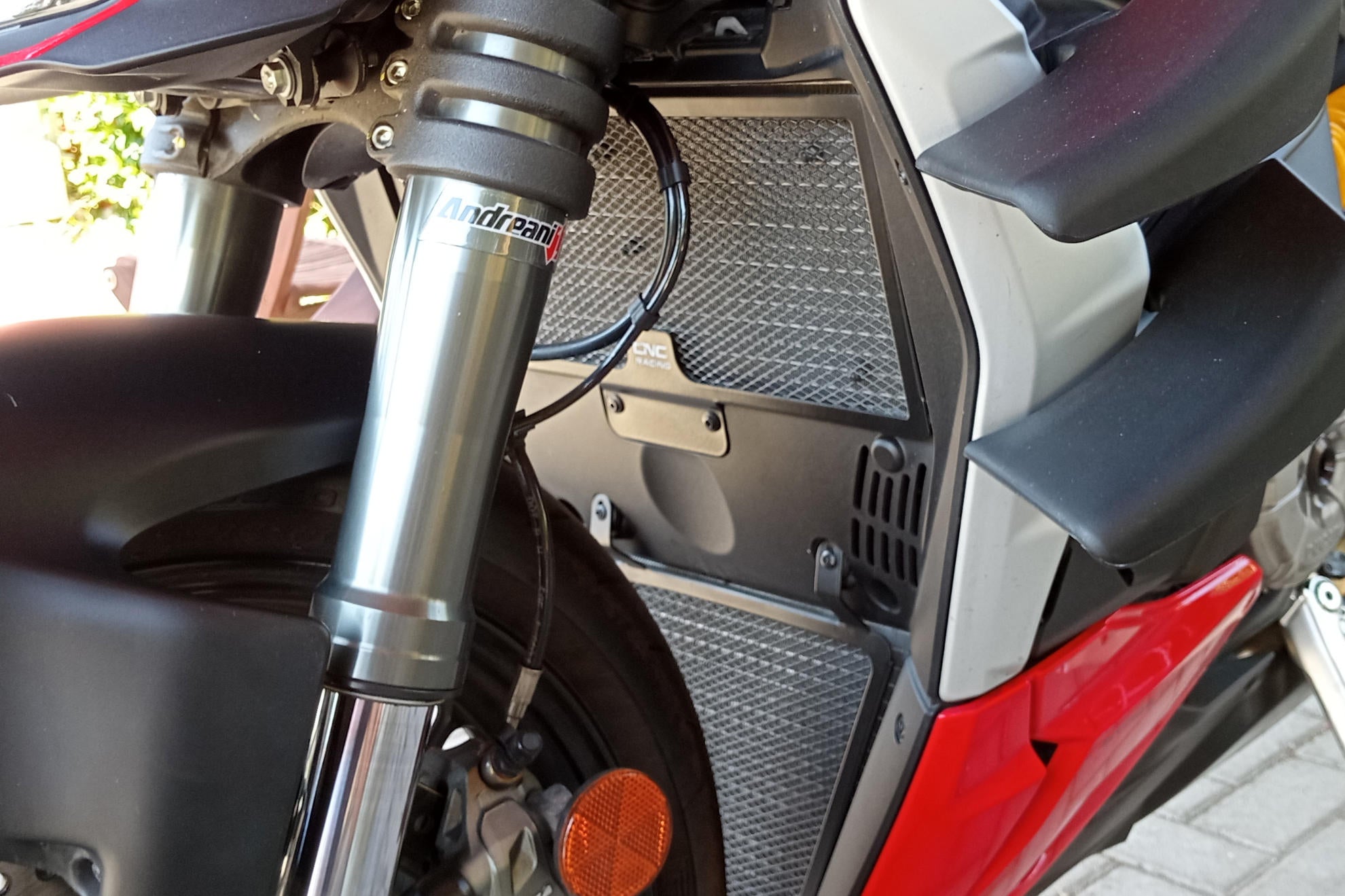 GRIGLIA PROTEZIONE RADIATORE CNC RACING DUCATI STREETFIGHTER V2