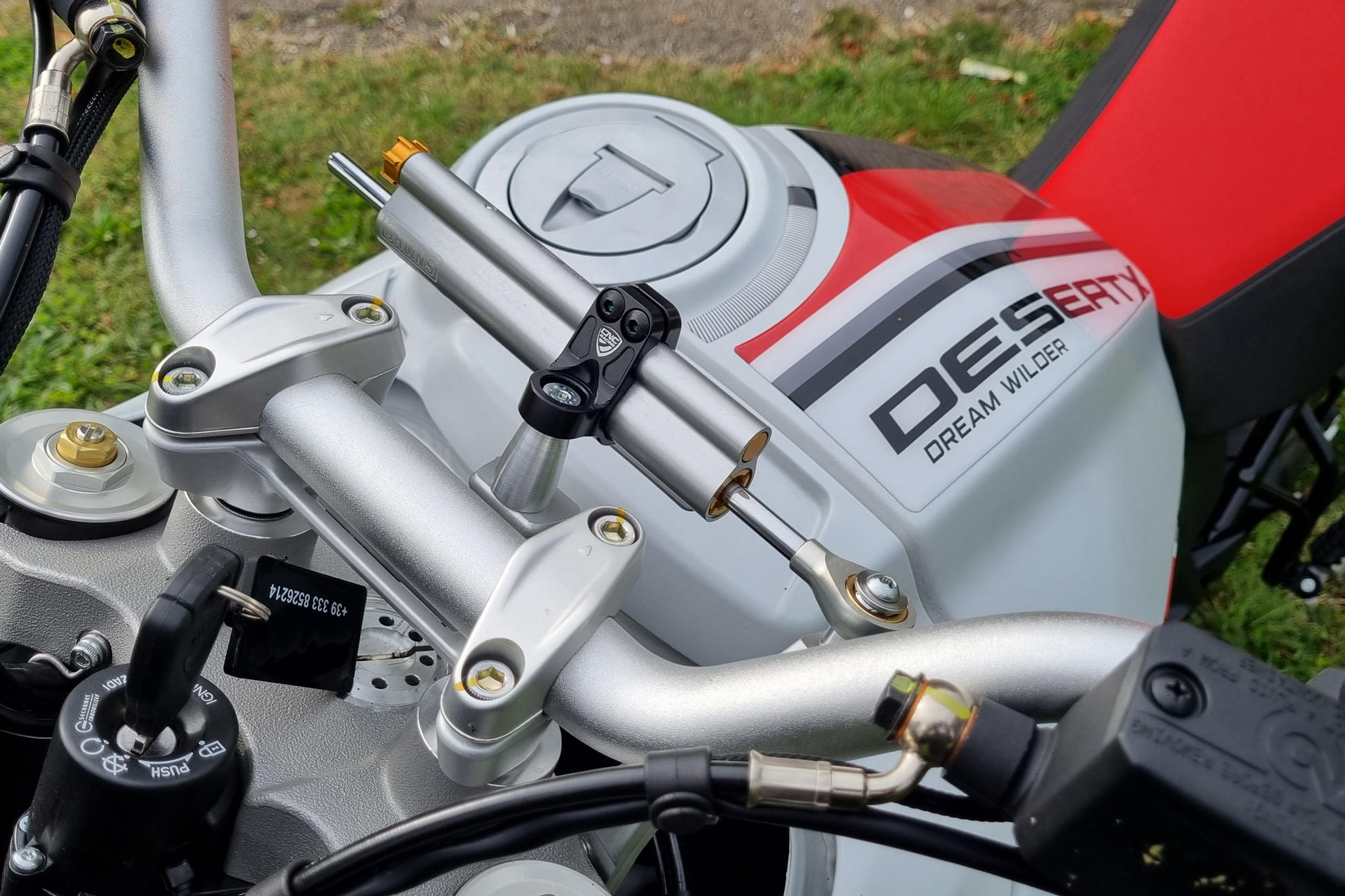 SUPPORTO AMMORTIZZATORE DI STERZO CNC RACING DUCATI DESERTX