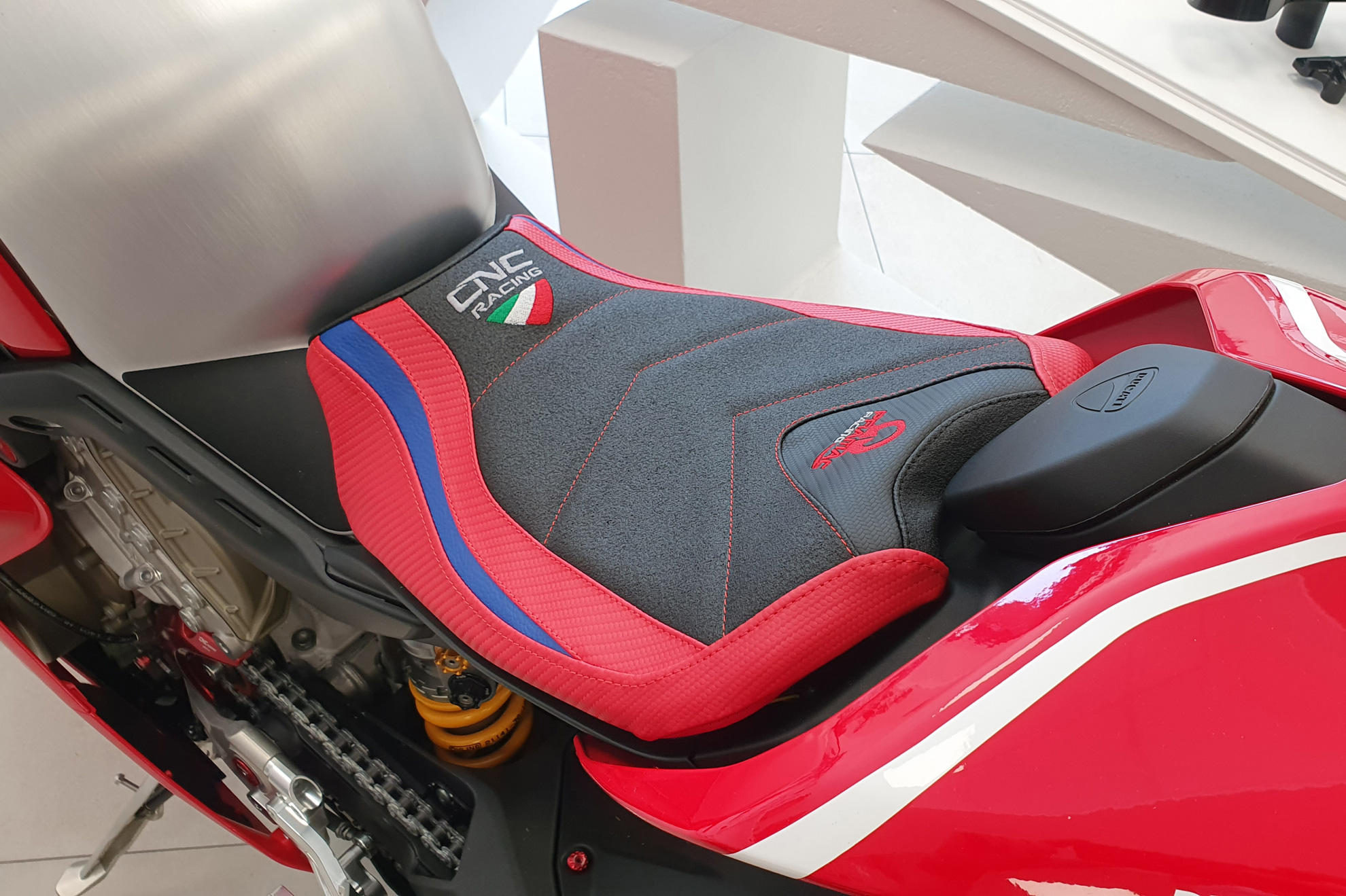 RIVESTIMENTO SELLA PILOTA PRAMAC CNC RACING DUCATI PANIGALE V4 R 201-21