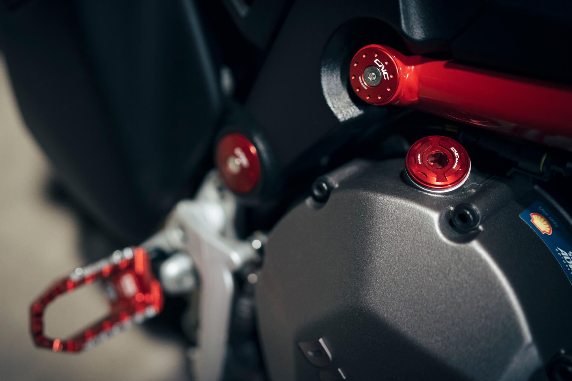 TAPPO CARICO OLIO GEAR 20X2,5 CNC RACING DUCATI STREETFIGHTER V2