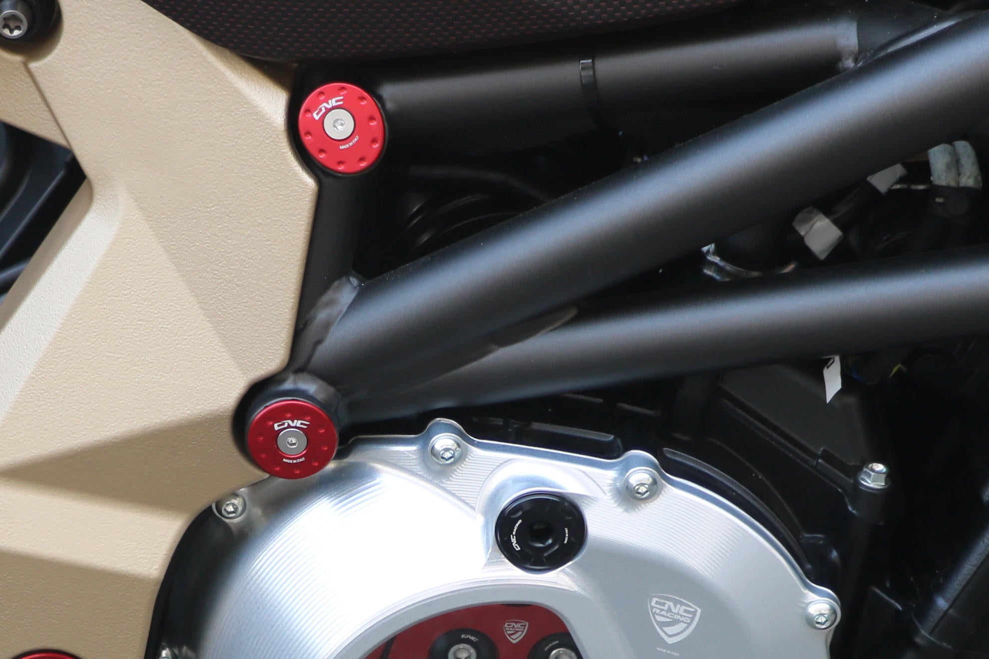 TAPPI TELAIO TUBI ANTERIORI CNC RACING MV AGUSTA BRUTALE 1000 SERIE ORO