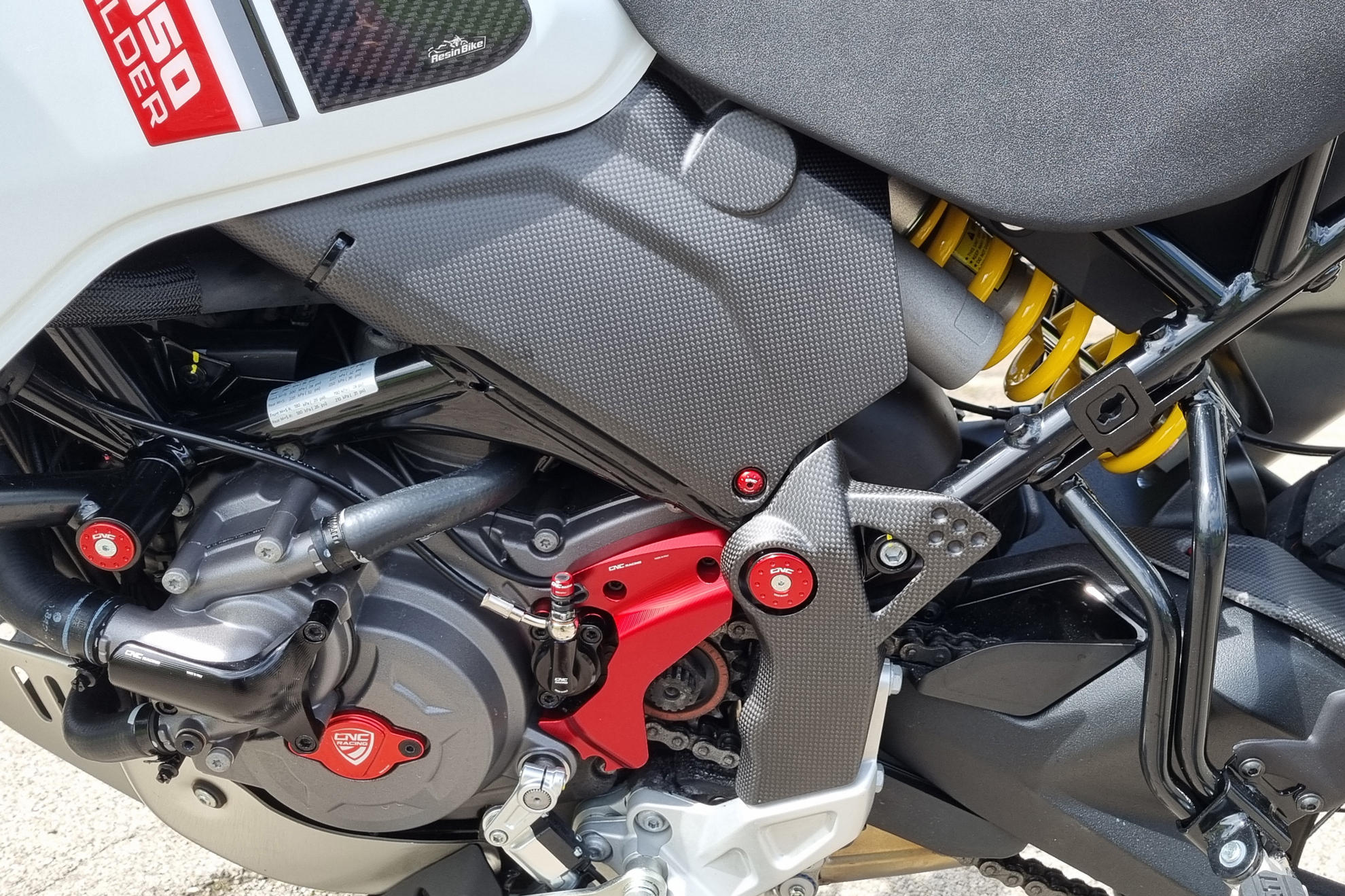 COVER PIASTRE TELAIO SUPERIORI CARBONIO OPACO CNC RACING DUCATI DESERTX 2022-24