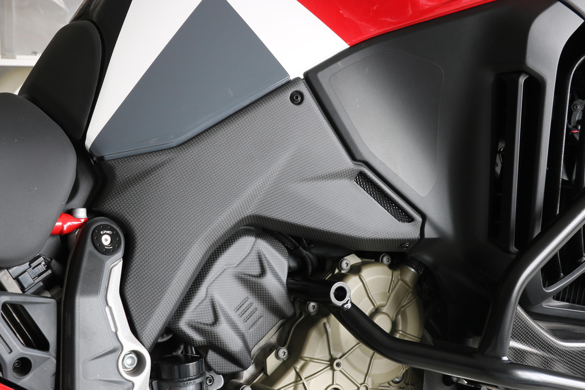 COVER LATERALI MOTORE CARBONIO CNC RACING DUCATI MULTISTRADA V4 RS 2024