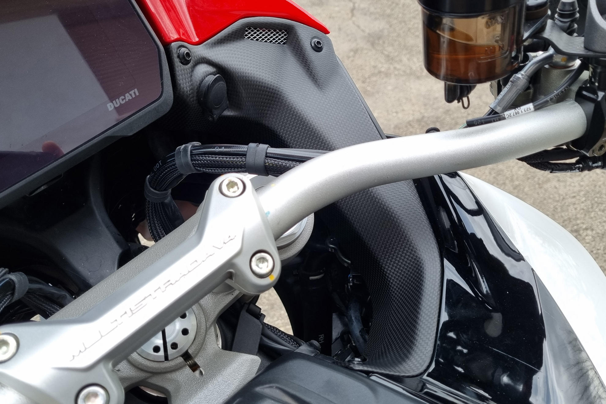 COVER PLANCIA INTERNA CARBONIO CNC RACING DUCATI MULTISTRADA V4 2021-24