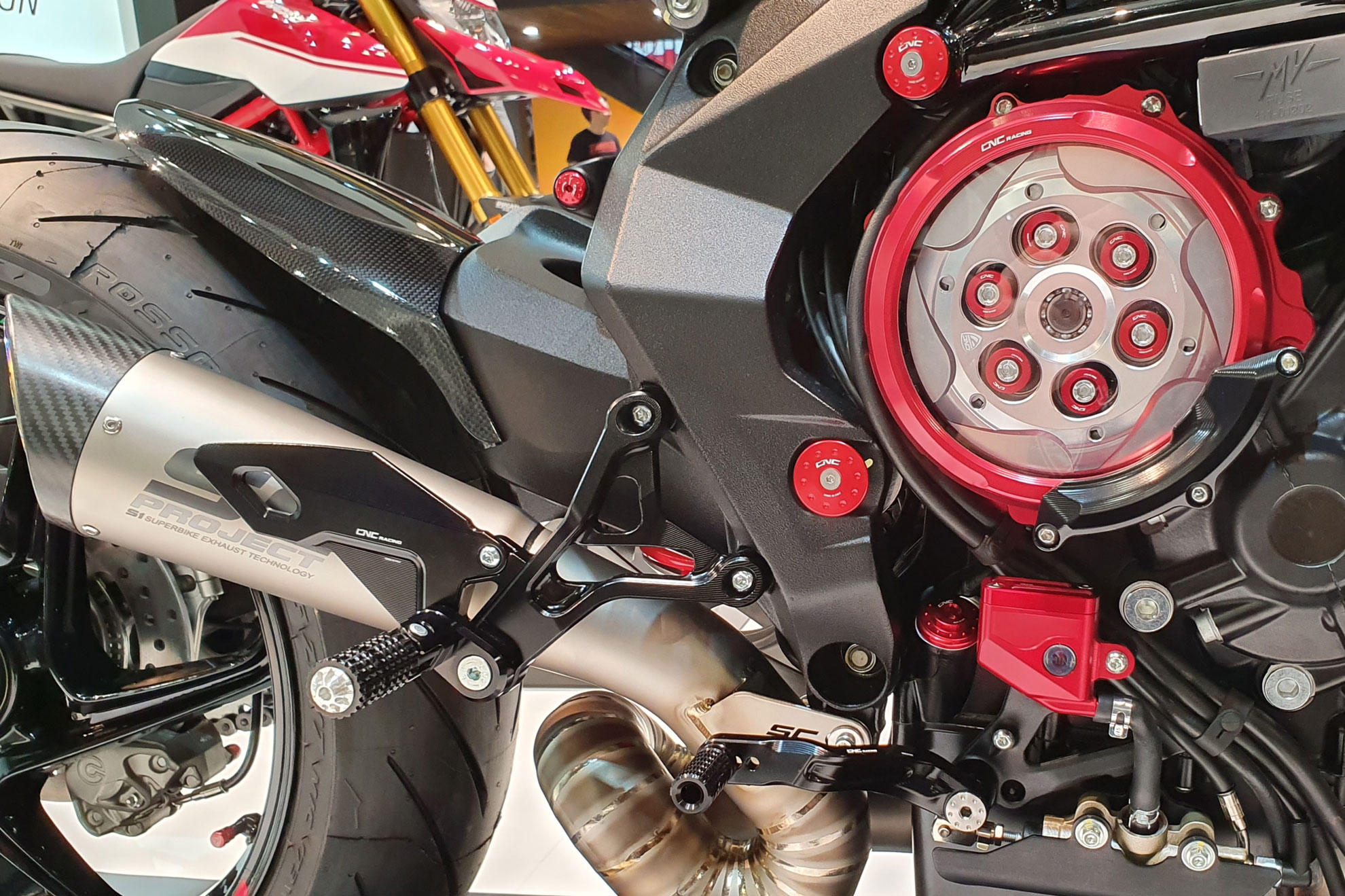 PARAFANGO POSTERIORE CARBONIO CNC RACING MV AGUSTA BRUTALE 800 ROSSO 2020-23