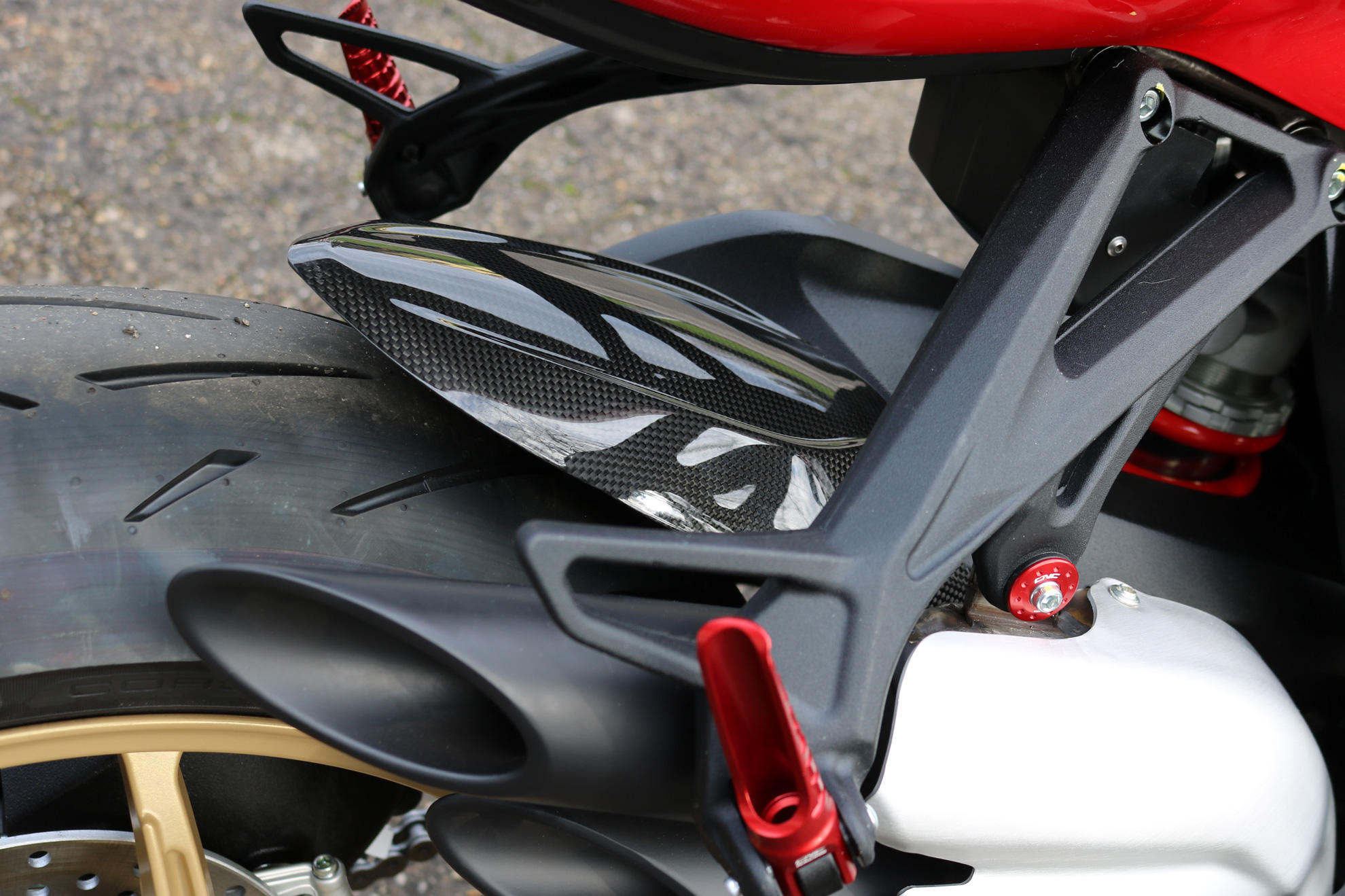 PARAFANGO POSTERIORE CARBONIO CNC RACING MV AGUSTA F3 800 2013-20