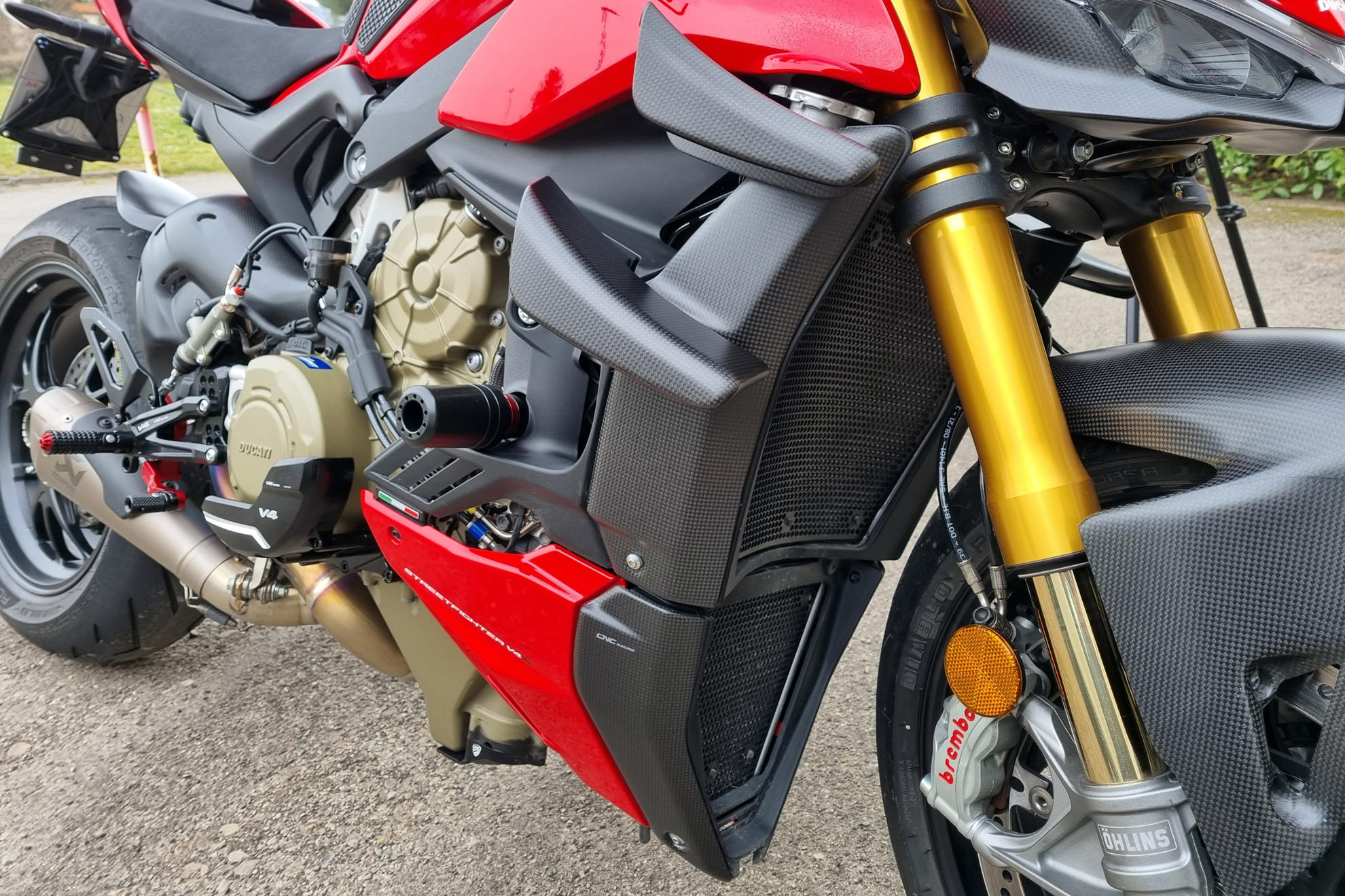 COVER LATERALI RADIATORI CARBONIO CNC RACING DUCATI STREETFIGHTER V4 S 2020-24