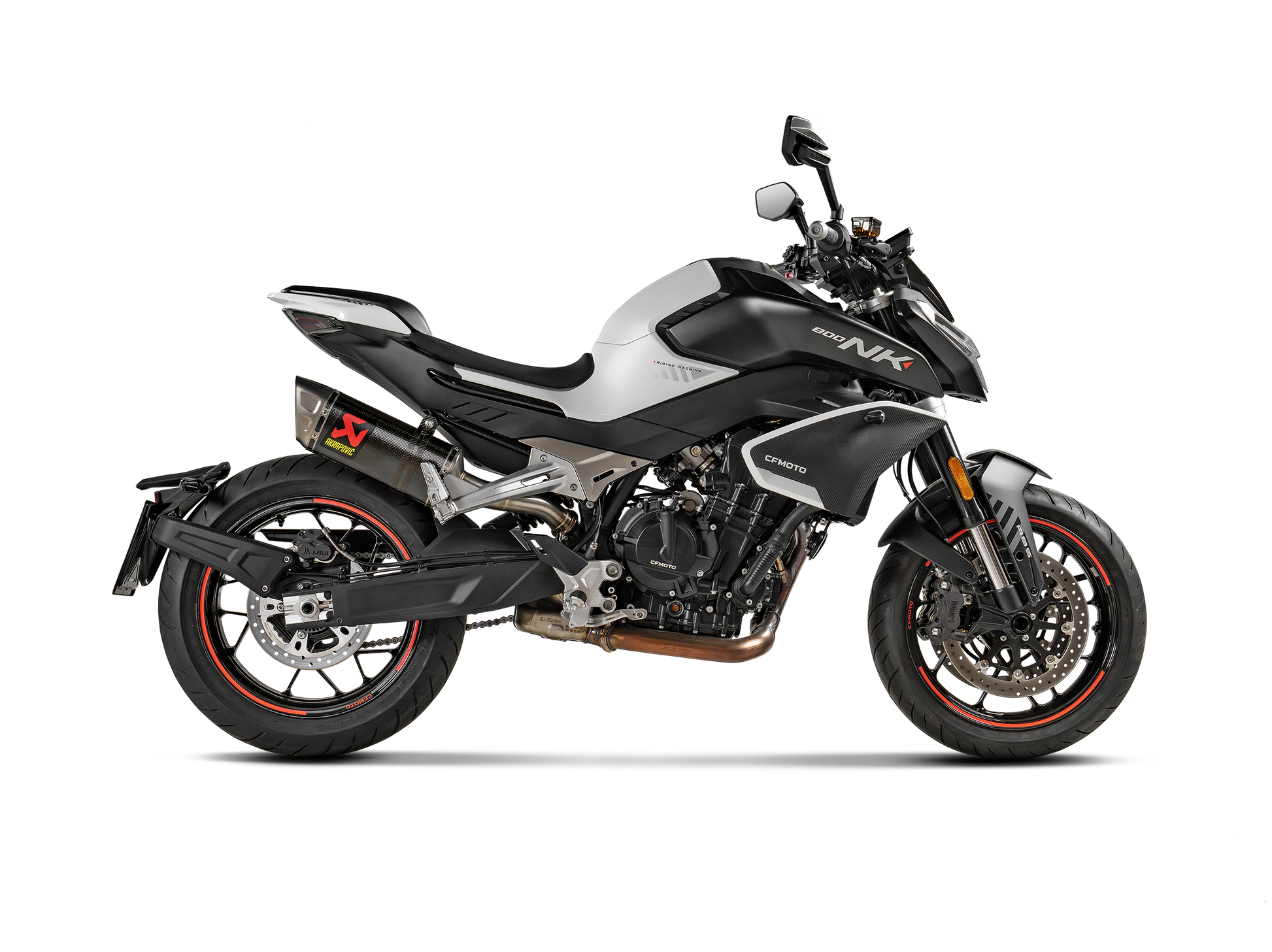 AKRAPOVIC TERMINALE CARBONIO OMOLOGATO CFMOTO 800NK 2025-26 - AKRAPOVIC immagine 2