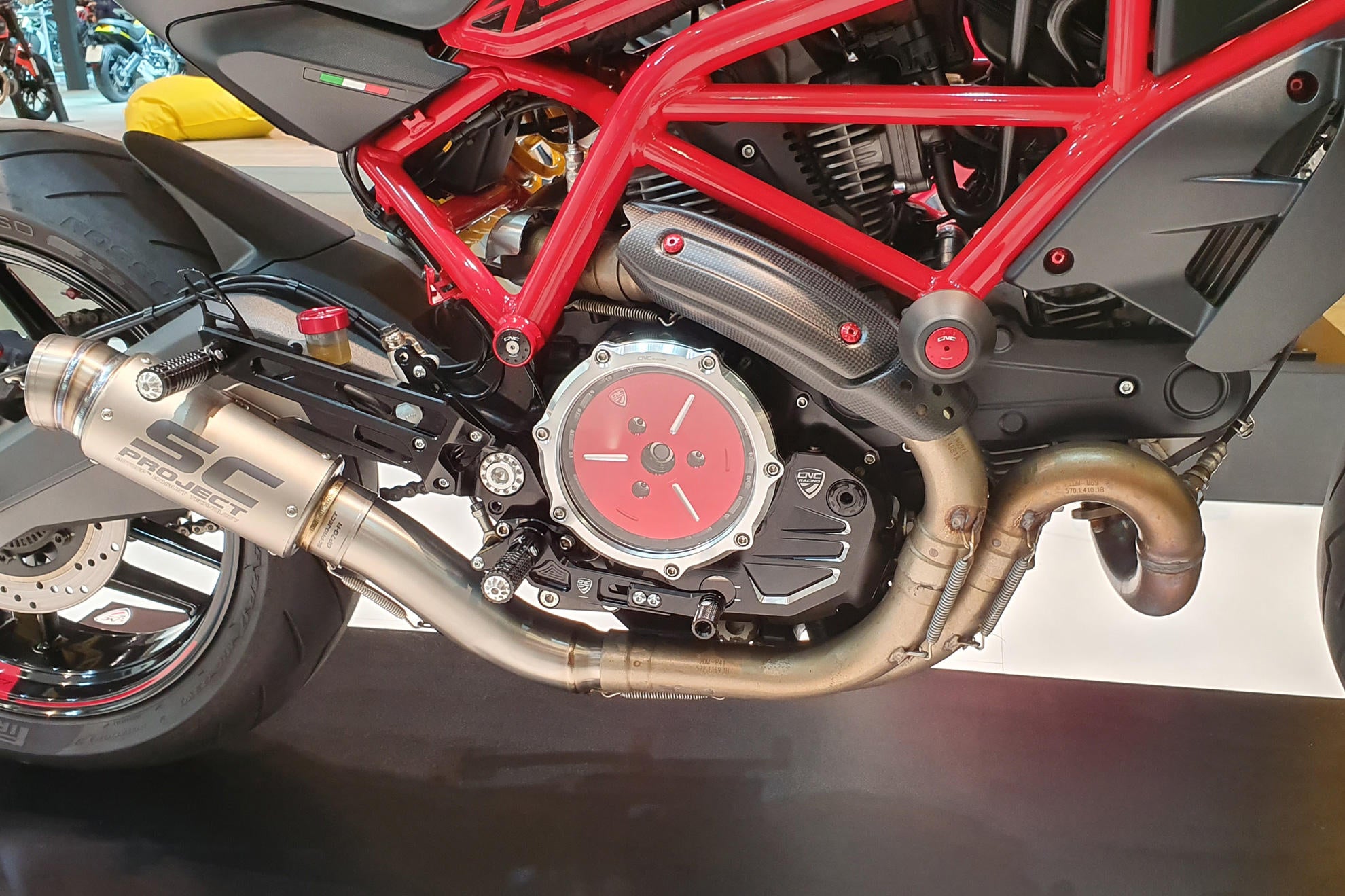 PRESSURE PLATE COVER OIL CLUTCH CNC RACING DUCATI SCRAMBLER 800 URBAN ENDURO
