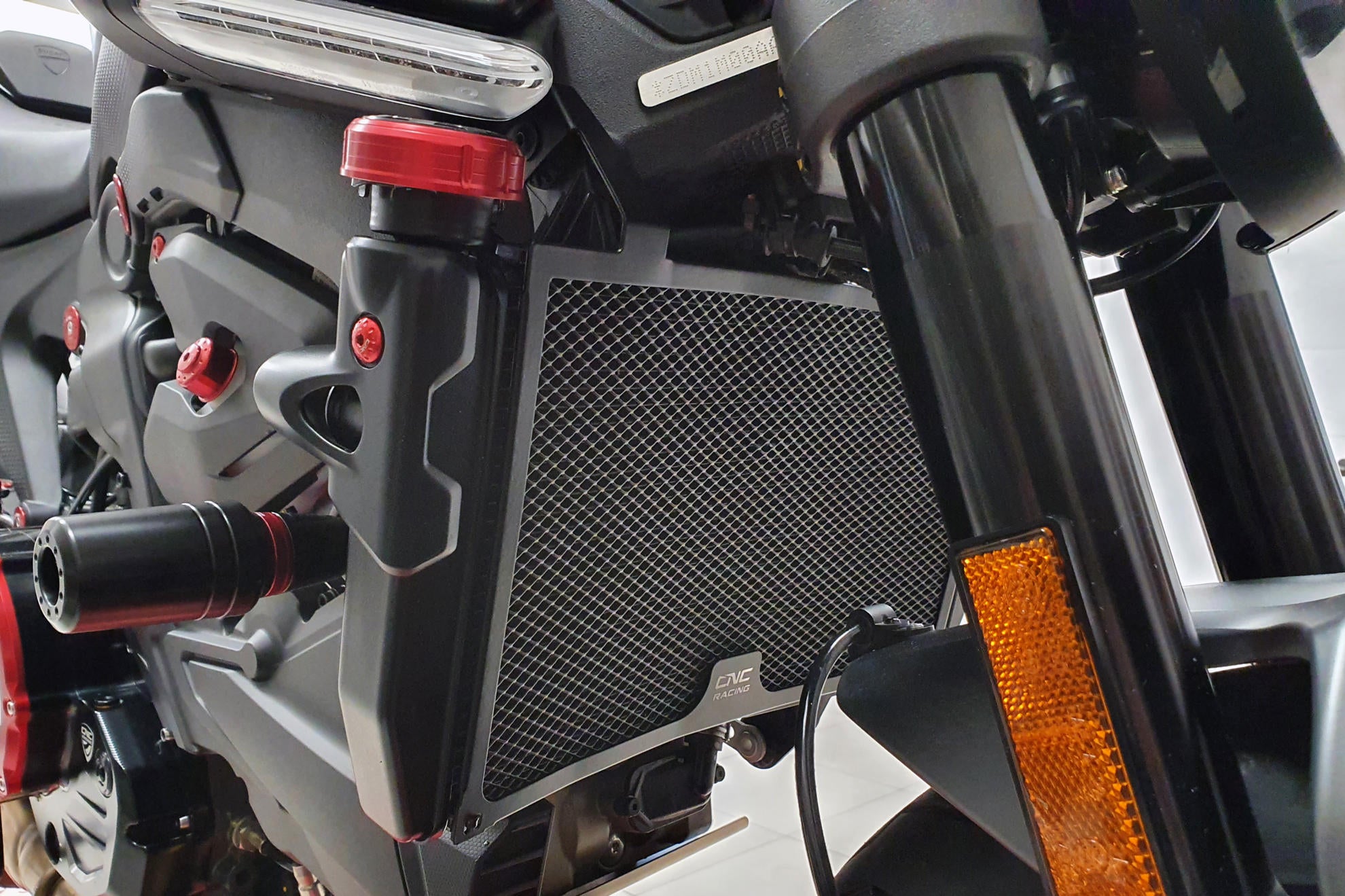 RADIATOR GUARD CNC RACING DUCATI MONSTER 937