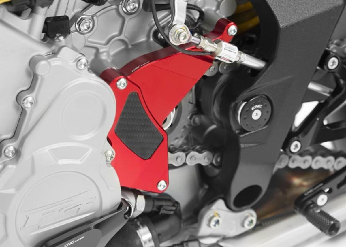 FRONT SPROCKET COVER CNC RACING MV AGUSTA BRUTALE 800 RR 2015 - 16