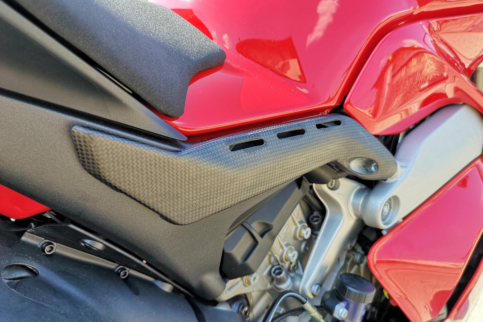 REAR SUBFRAME COVERS CARBON MATT CNC RACING DUCATI PANIGALE V4 / S / R