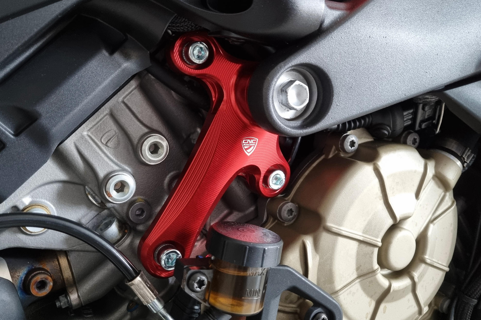 RIGHT ENGINE HOLDER CNC RACING DUCATI PANIGALE V4 - S - R 2018 - 2023