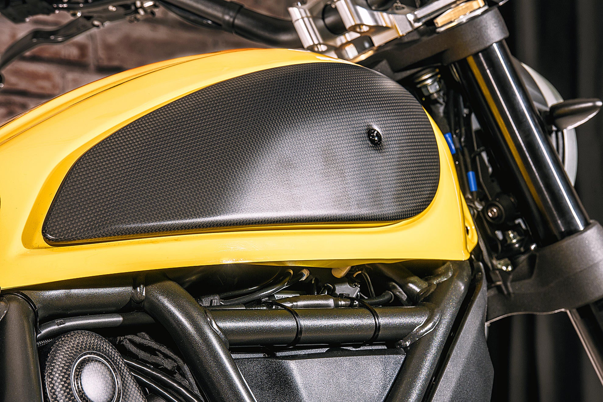 SIDE COVER FUEL TANK MATT CARBON CNC RACING DUCATI SCRAMBLER 800 CLASSIC