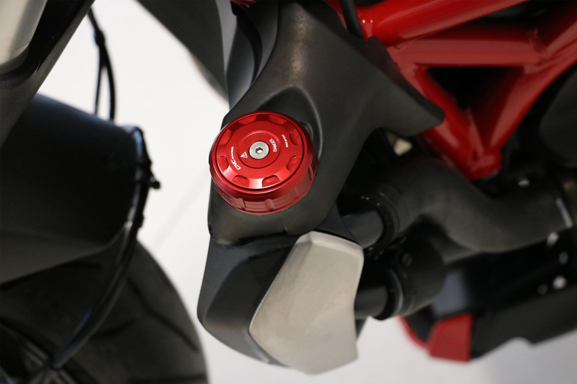RADIATOR CAP COVER CNC RACING DUCATI MONSTER 1200 / S / R