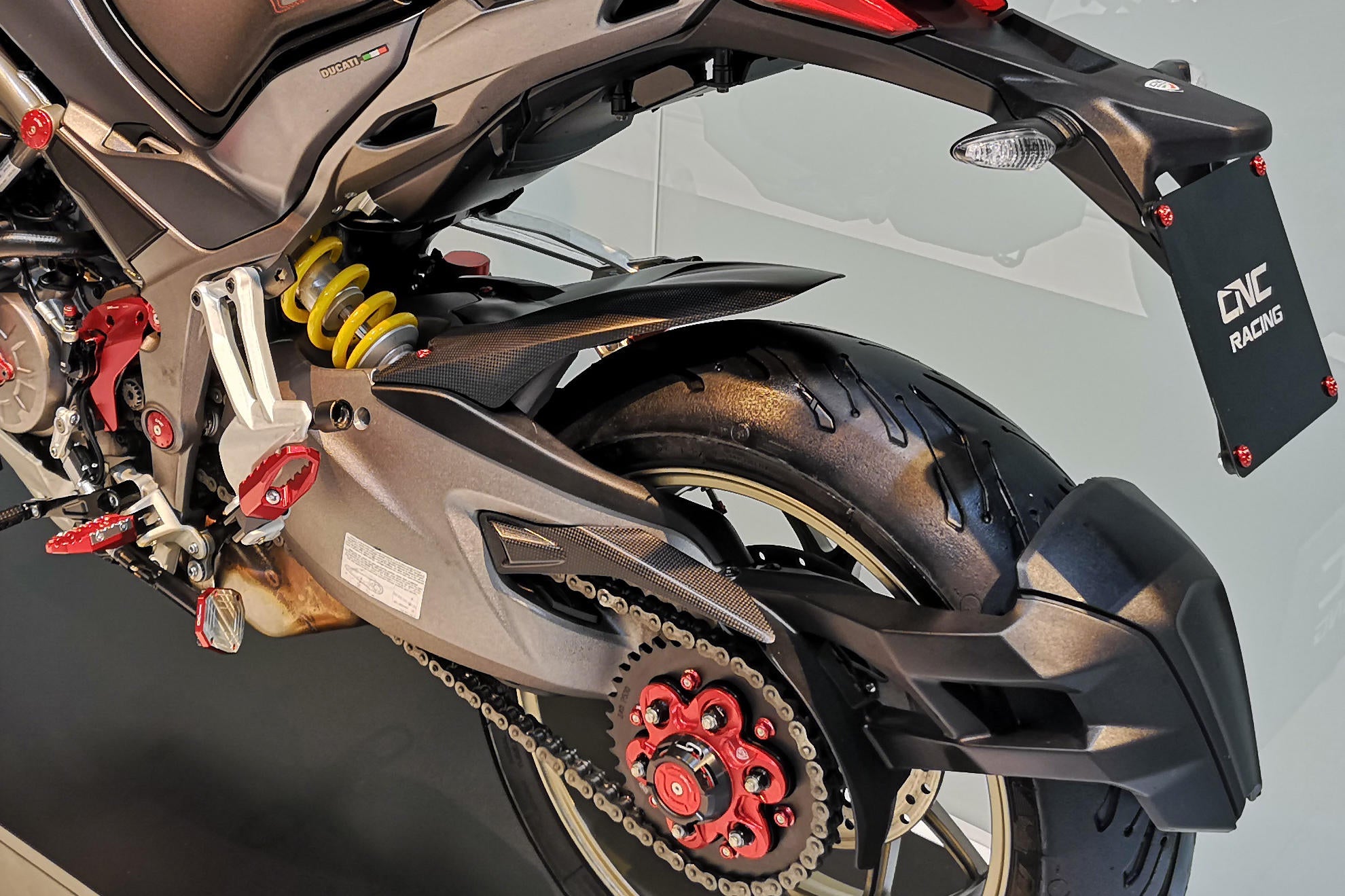 REAR MUDGUARD CARBON MATT CNC RACING DUCATI MULTISTRADA 1260/S 2018 20