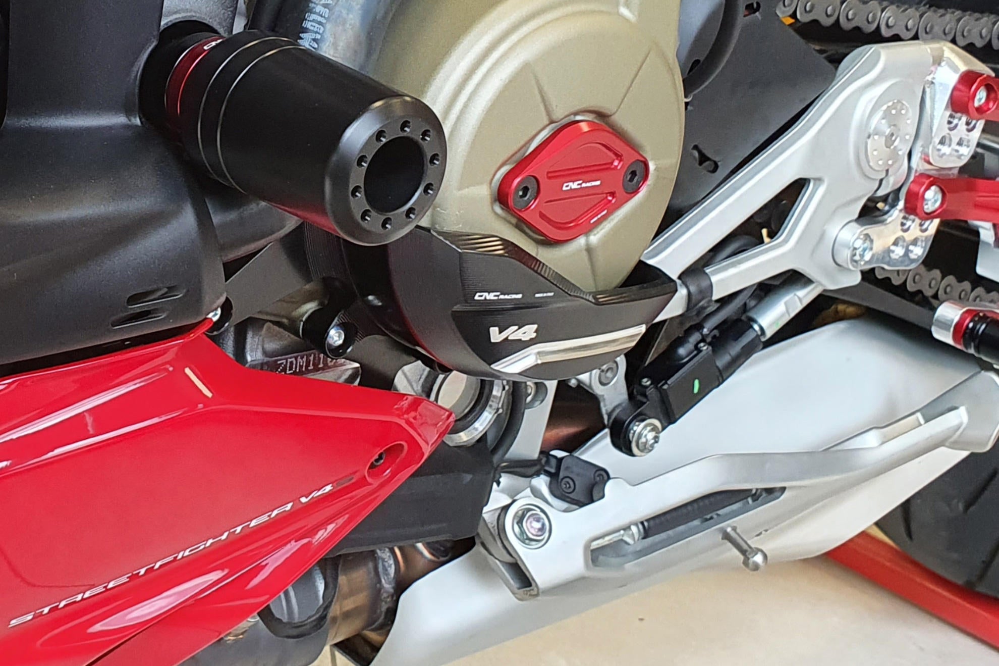 CARTER PROTEZIONE ALTERNATORE CNC RACING DUCATI STREETFIGHTER V4 / S