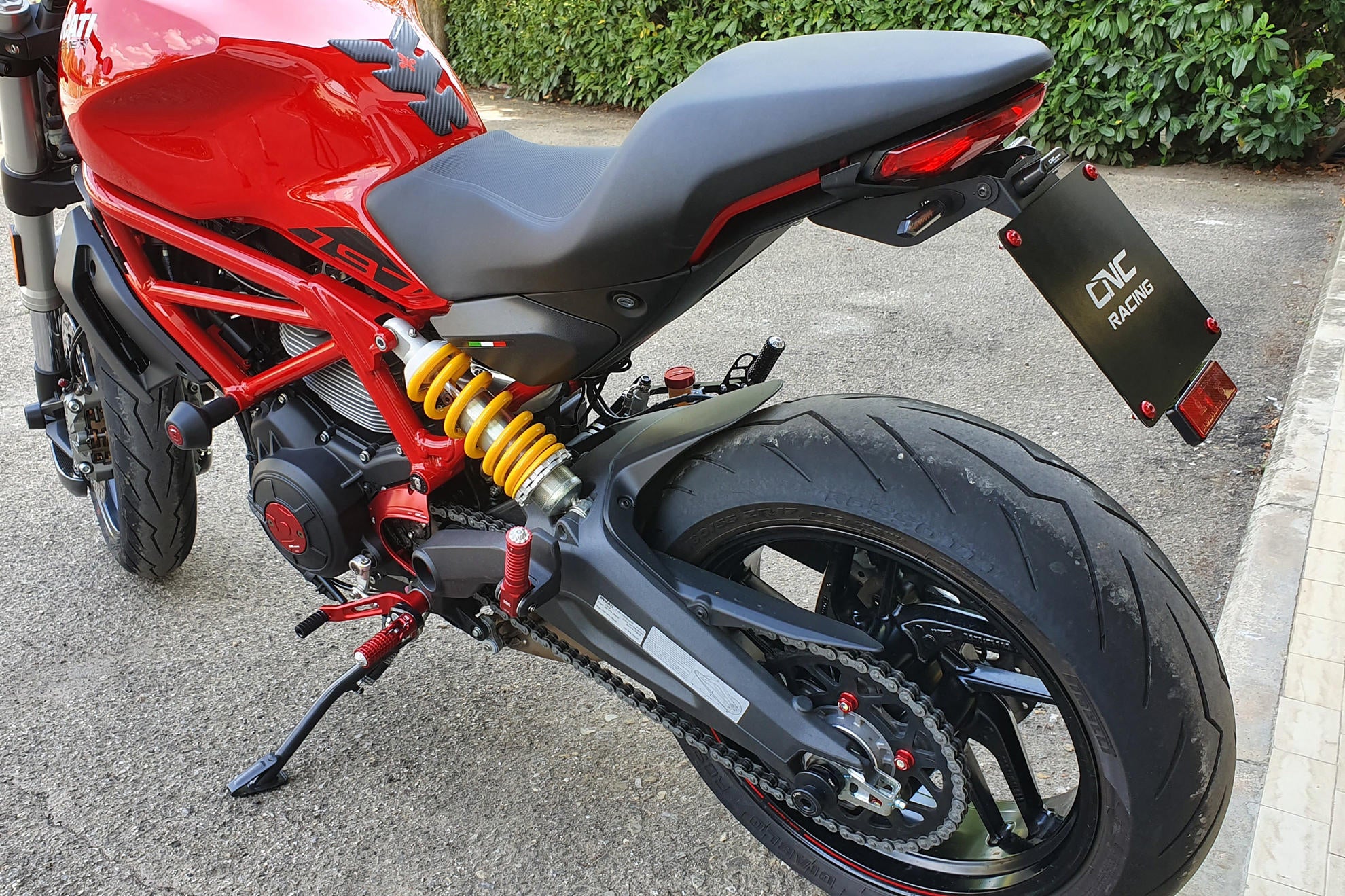 PORTA TARGA REGOLABILE CNC RACING DUCATI MONSTER 821 2017 - 20