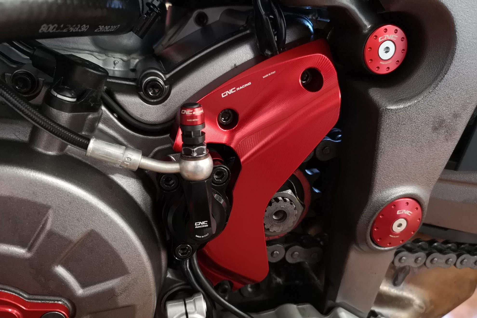 FRONT SPROCKET COVER CNC RACING DUCATI MULTISTRADA 1260 ENDURO