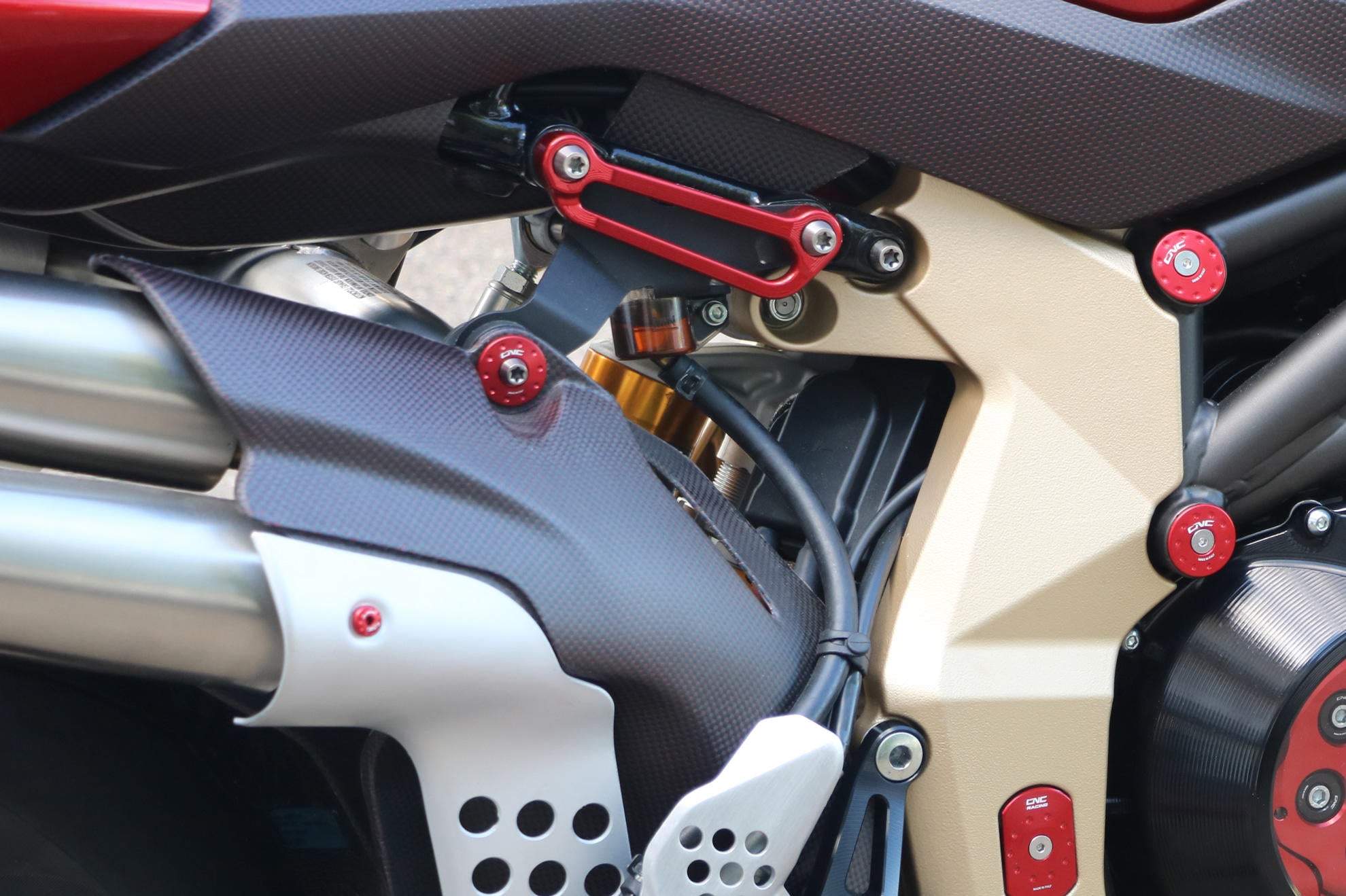 REAR FOOTREST BLANKING PLATES CNC RACING MV AGUSTA BRUTALE 1000 RR/SERIE-ORO 20