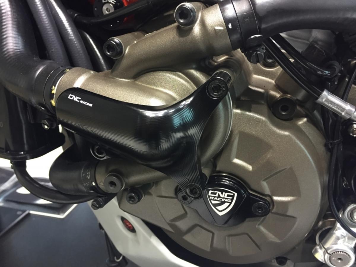 WATER PUMP GUARD CNC RACING DUCATI HYPERMOTARD 950 / SP