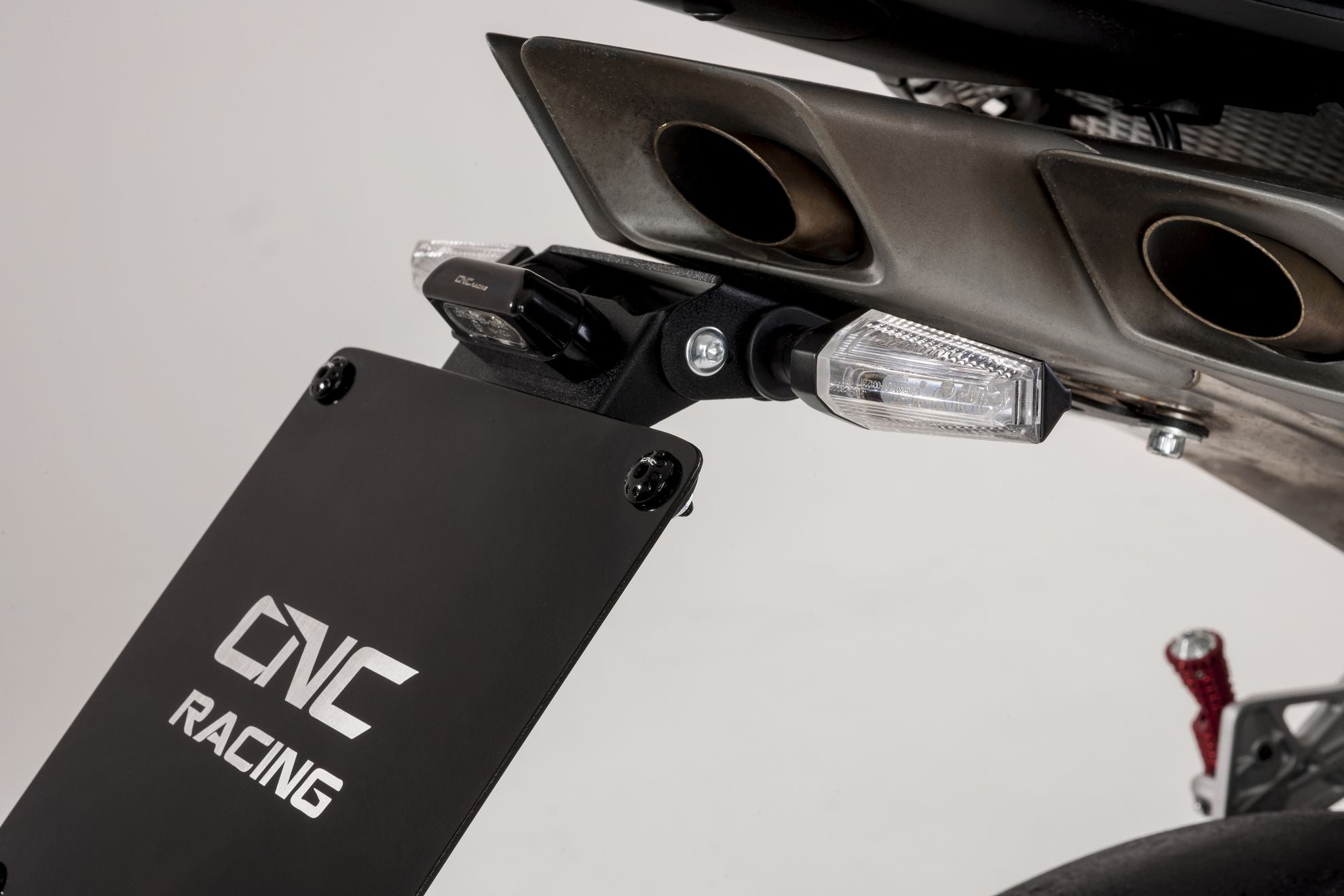 PORTA TARGA REGOLABILE CNC RACING MV AGUSTA F4 1000 2010 - 19