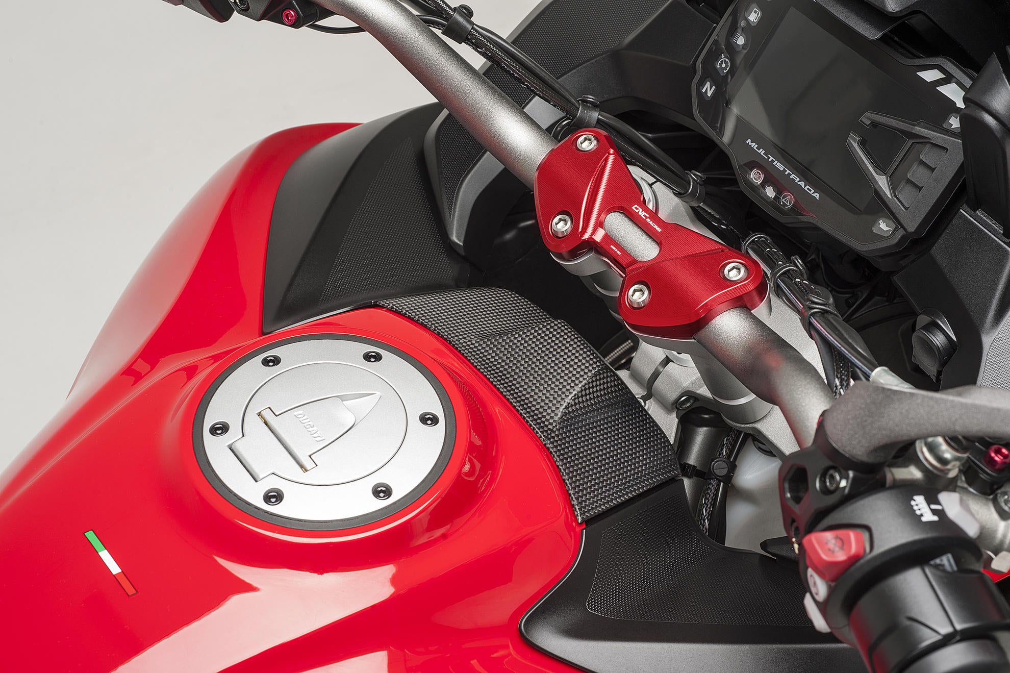 HANDS FREE RECEIVER COVER CARBON CNC RACING DUCATI MULTISTRADA 1200 S PIKES PEAK