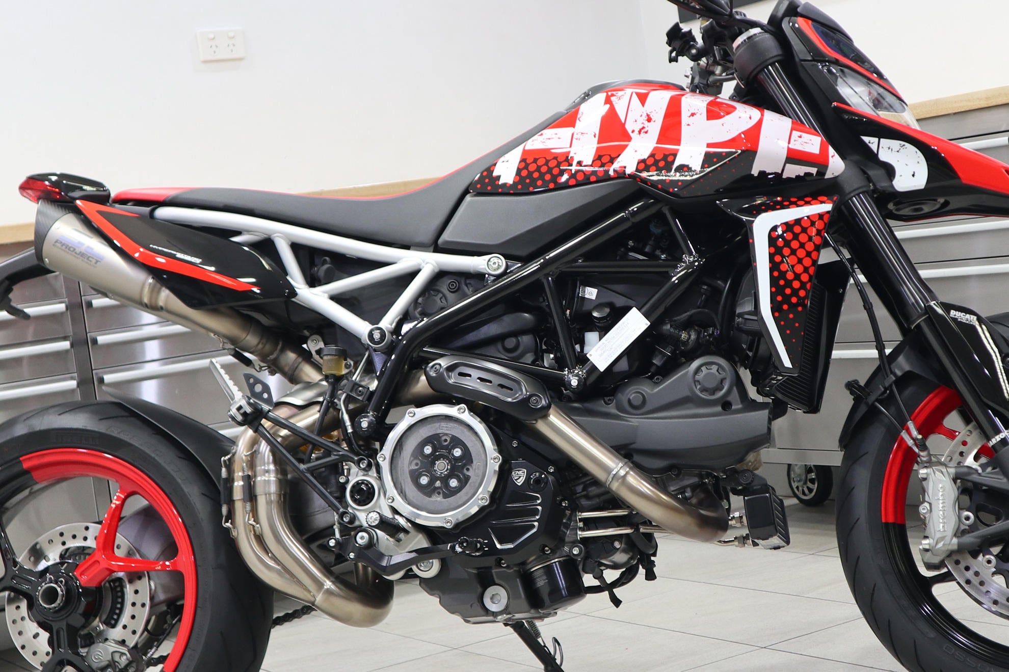 PIATTELLO SPINGIDISCO FRIZIONE AD OLIO CNC RACING DUCATI DIAVEL 1200 2016 - 18