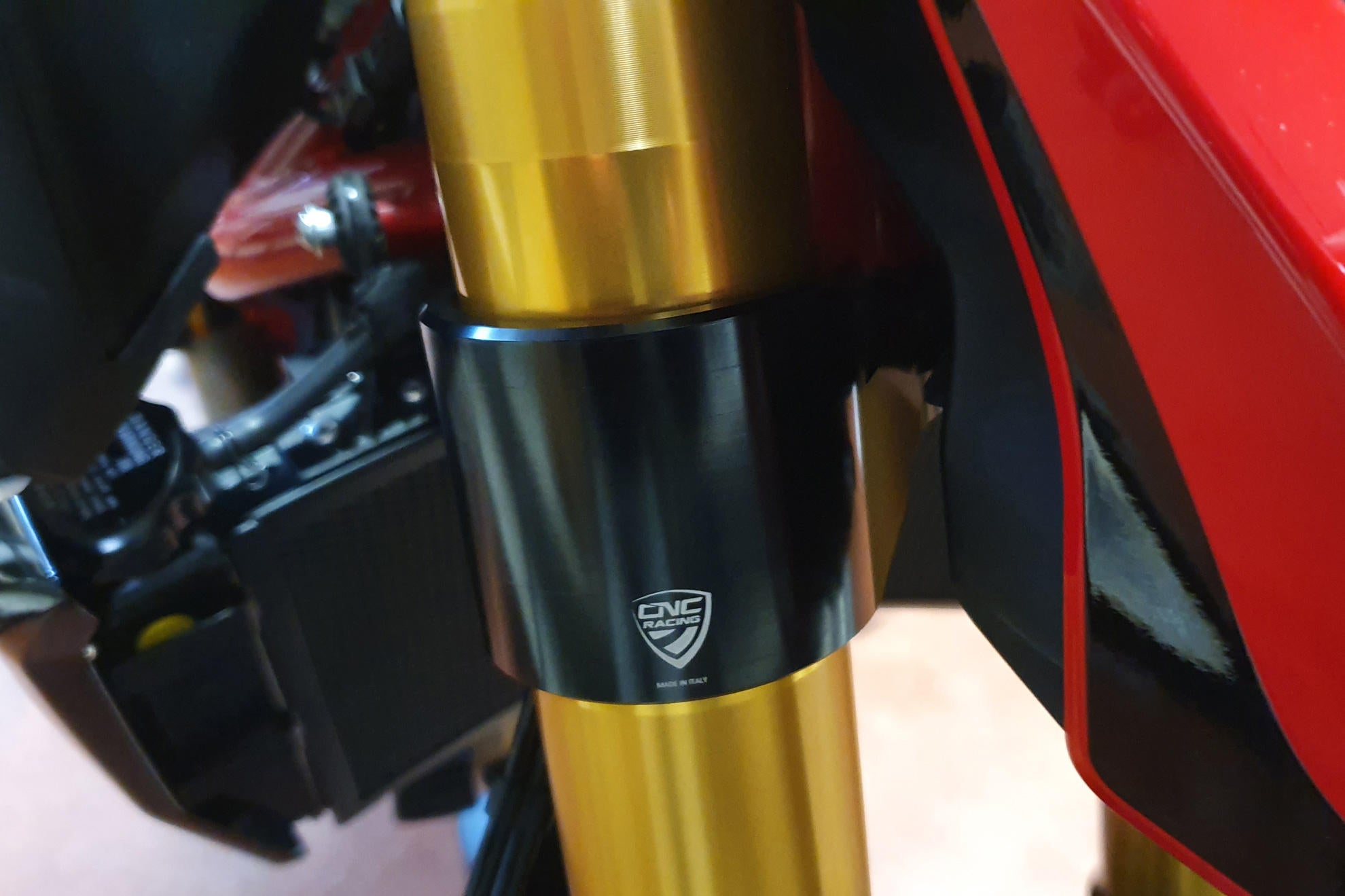 PIASTRA DI STERZO COMPLETE CNC RACING DUCATI HYPERMOTARD 821 SP /939 SP/950 SP