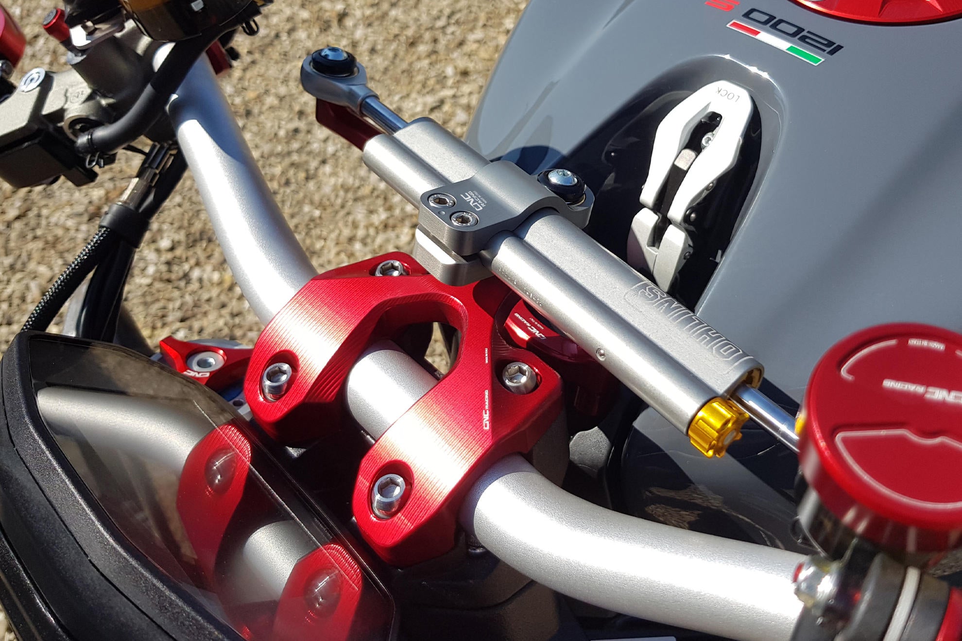 Steering damper kit bracket and Riser top CNC RACING DUCATI MONSTER 1200/S