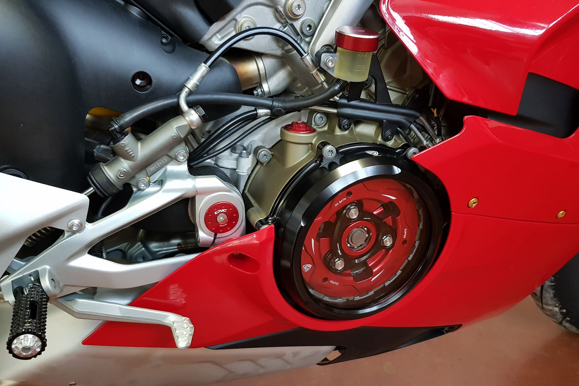 CARTER TRASPARENTE PER FRIZIONE AD OLIO CNC RACING DUCATI PANIGALE V4 / S
