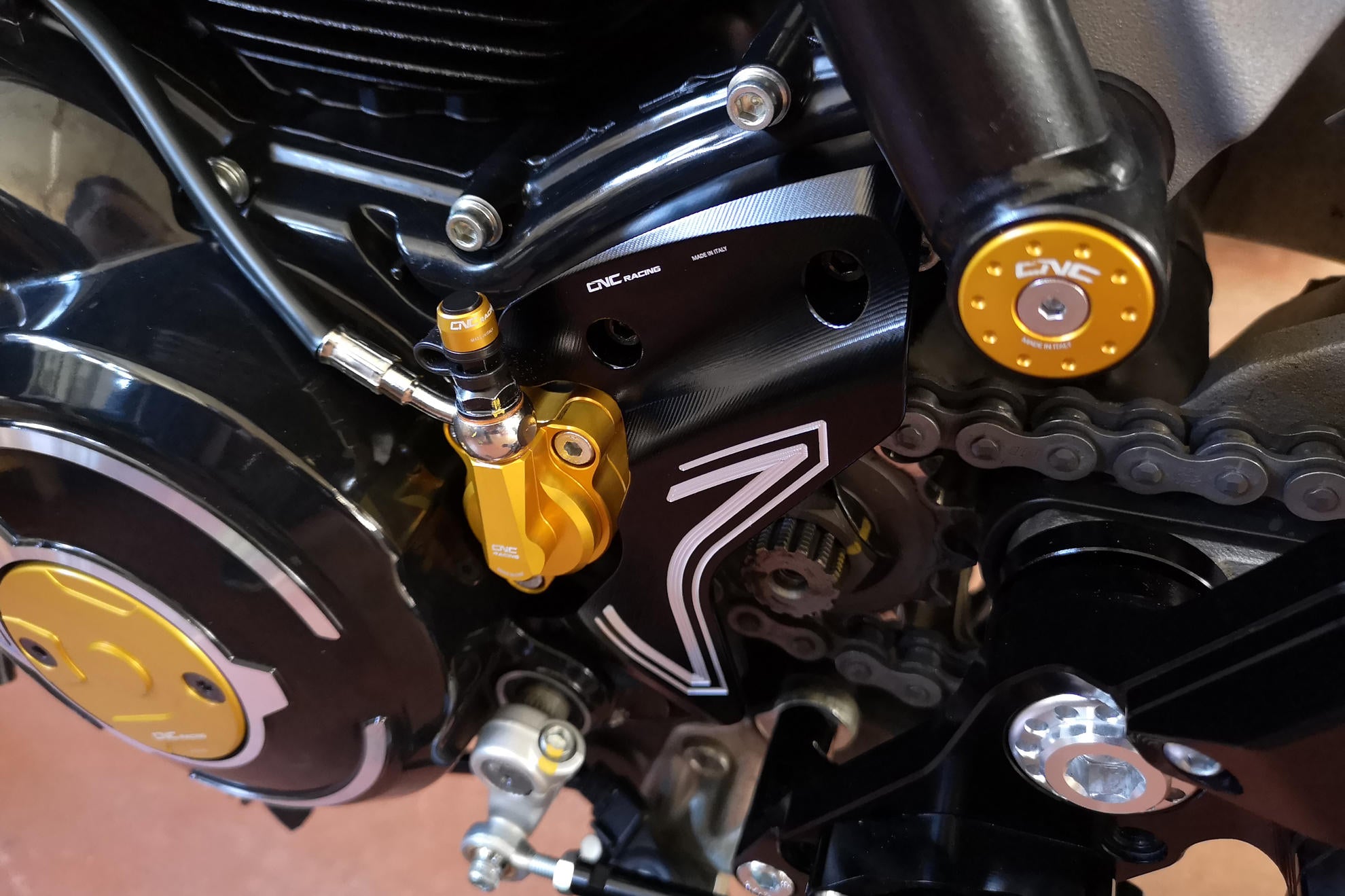 FRONT SPROCKET COVER BICOLOR CNC RACING DUCATI SCRAMBLER 1100