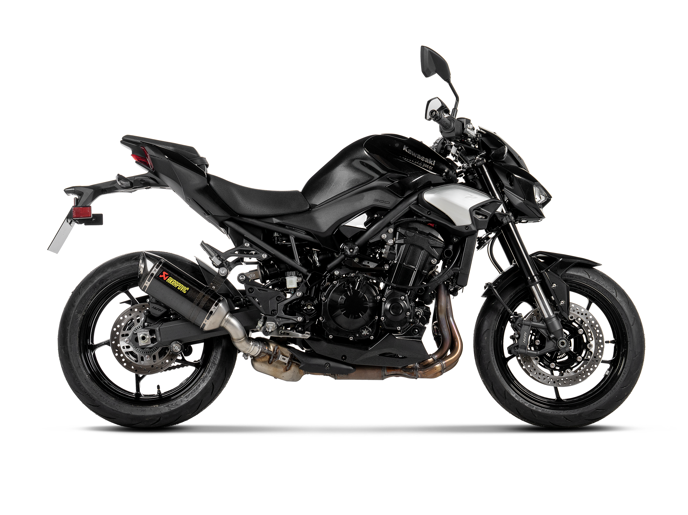 AKRAPOVIC TERMINALE CARBONIO OMOLOGATO KAWASAKI Z900 2025-26 - AKRAPOVIC immagine 2