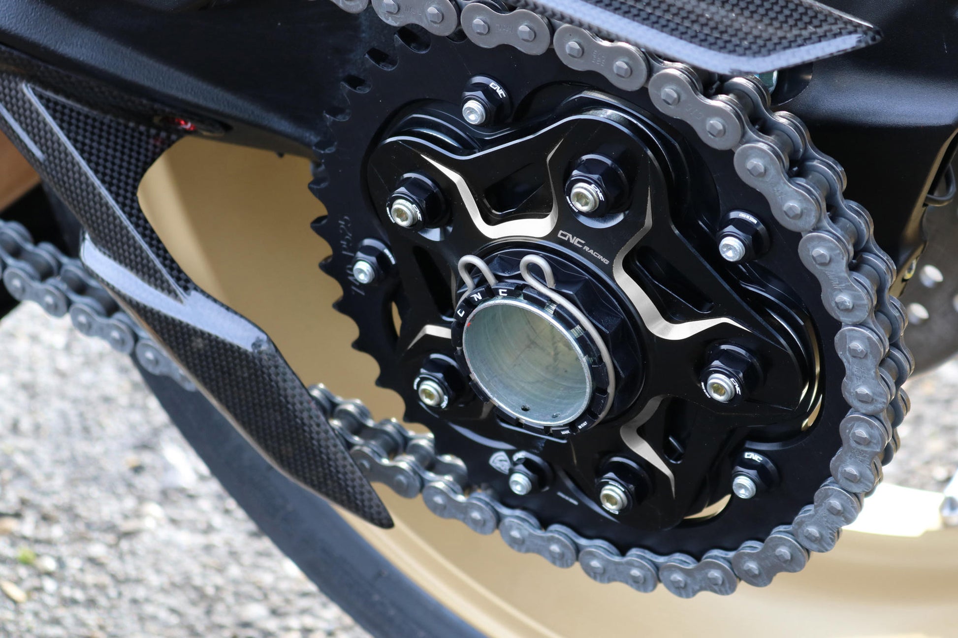 FLANGIA PORTACORONA 5 FORI NERO CNC RACING MV AGUSTA SUPERVELOCE 800 2020