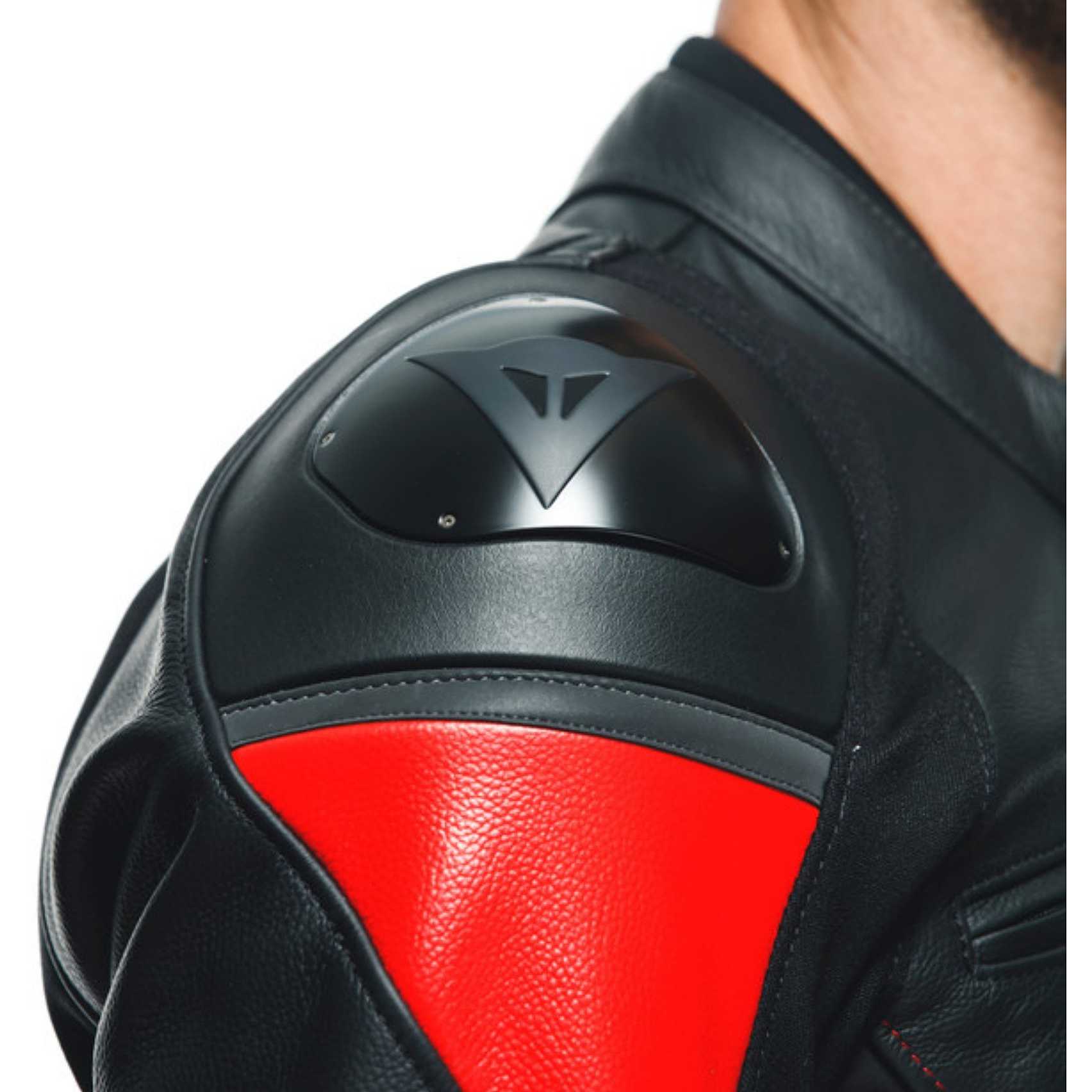 GIACCA DA MOTO IN PELLE DAINESE RACING 4 NERA/ROSSA - Sestamarcia Racing Part Italia S.r.l.
