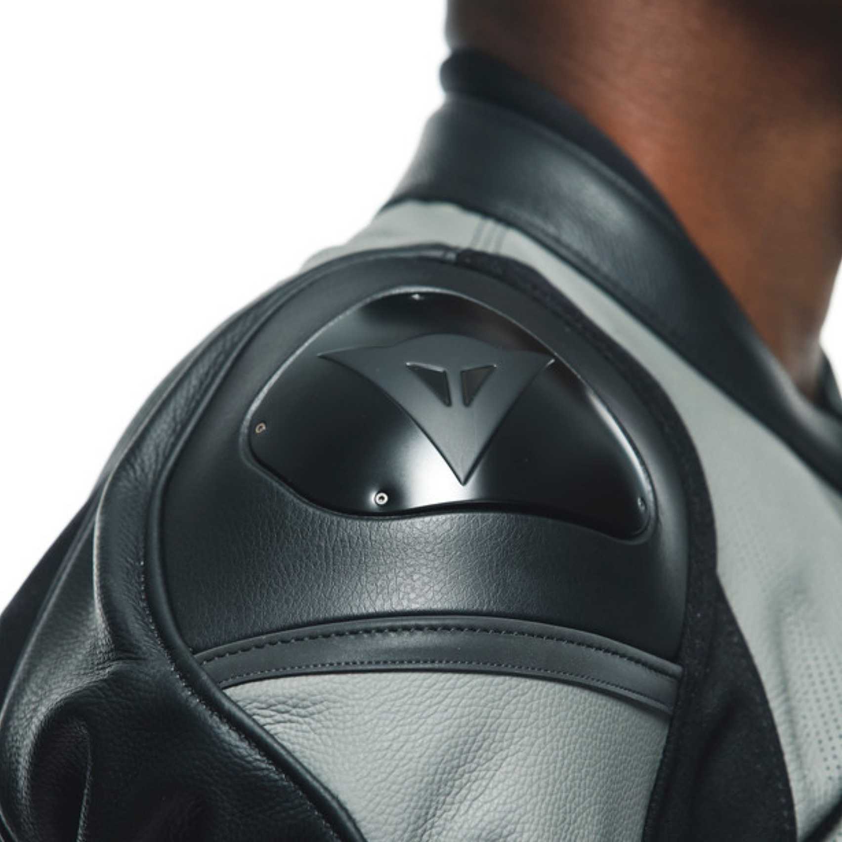 GIACCA DA MOTO IN PELLE DAINESE TRAFORATA RACING 4 - Sestamarcia Racing Part Italia S.r.l.